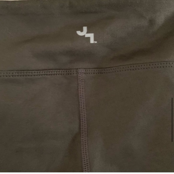 Joylab Grey Capri Cutout Ballet Leggings - Picture 11 of 13